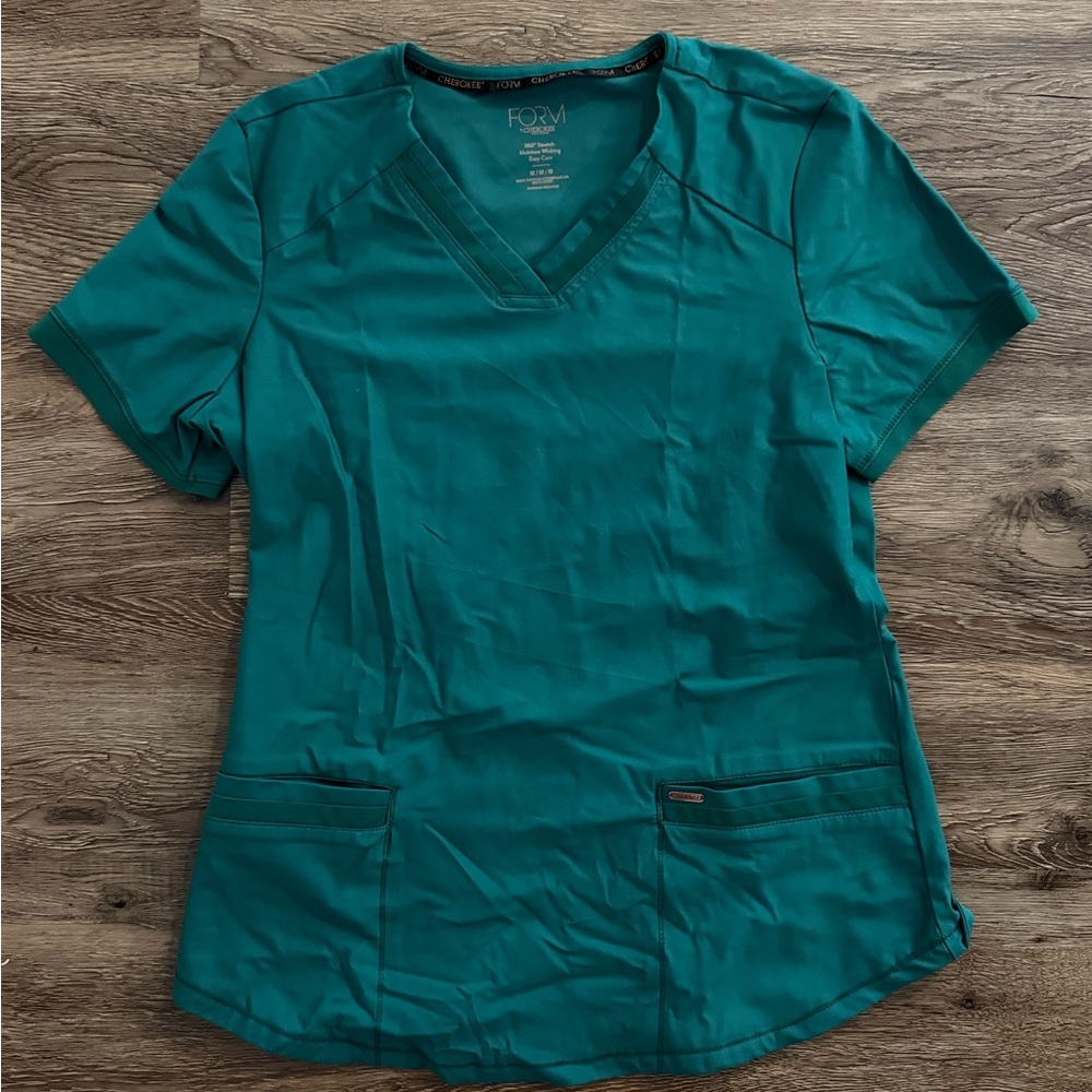 FORM by Cherokee Women's V-Neck scrub Top size M